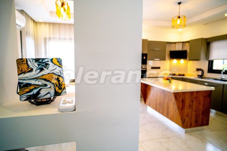 Вилла или дом в Кирения, Северный Кипр: купить недвижимость в Турции - 91478