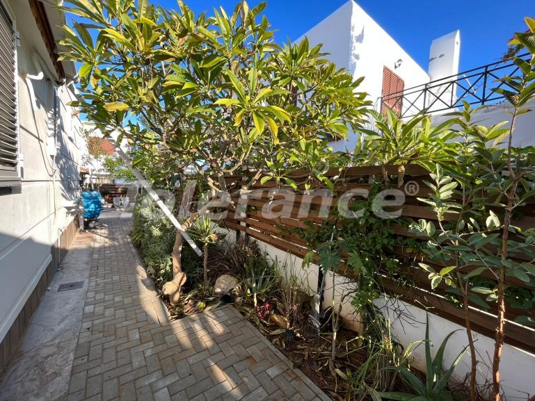 Вилла или дом в Кирения, Северный Кипр вид на море с бассейном: купить недвижимость в Турции - 91643