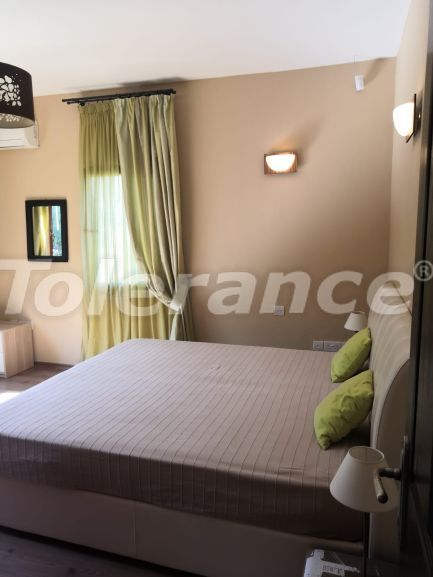 Вилла или дом в Кирения, Северный Кипр: купить недвижимость в Турции - 91695