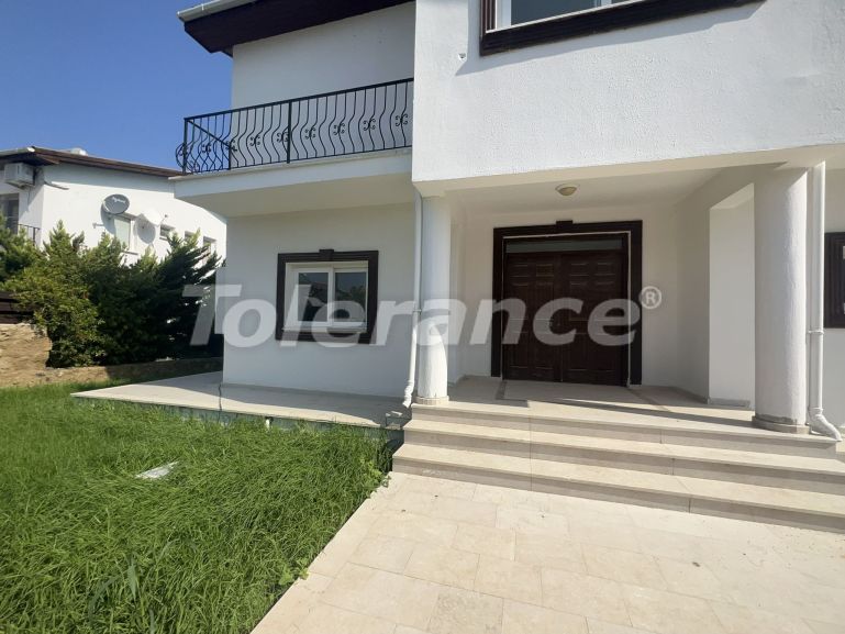 Вилла или дом в Кирения, Северный Кипр вид на море с бассейном: купить недвижимость в Турции - 92893