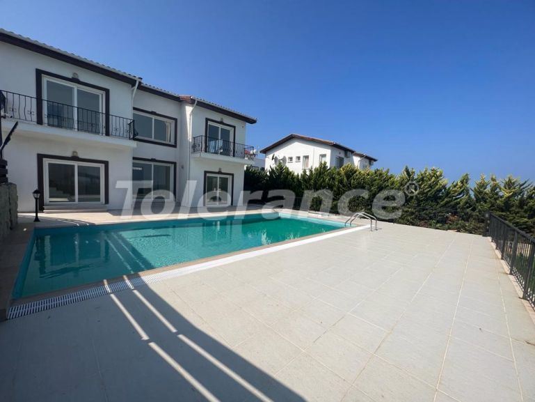 Вилла или дом в Кирения, Северный Кипр вид на море с бассейном: купить недвижимость в Турции - 92903