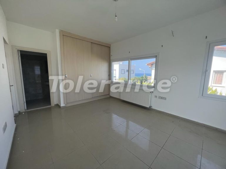 Вилла или дом в Кирения, Северный Кипр вид на море с бассейном: купить недвижимость в Турции - 92908