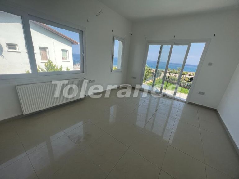 Вилла или дом в Кирения, Северный Кипр вид на море с бассейном: купить недвижимость в Турции - 92914