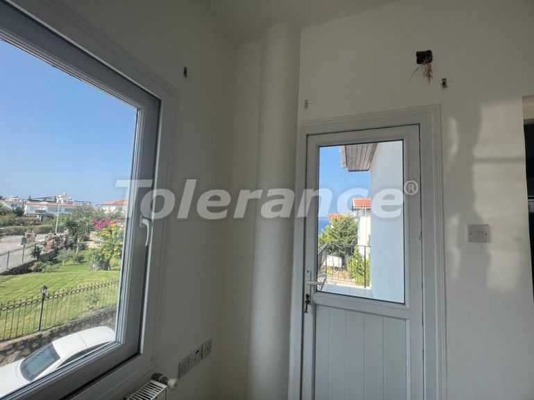 Вилла или дом в Кирения, Северный Кипр вид на море с бассейном: купить недвижимость в Турции - 92916