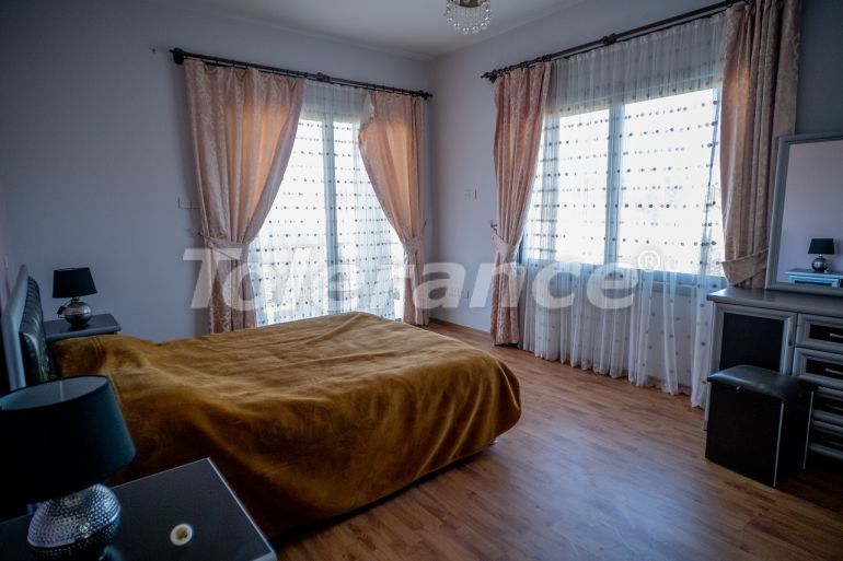 Вилла или дом в Кирения, Северный Кипр вид на море: купить недвижимость в Турции - 93070