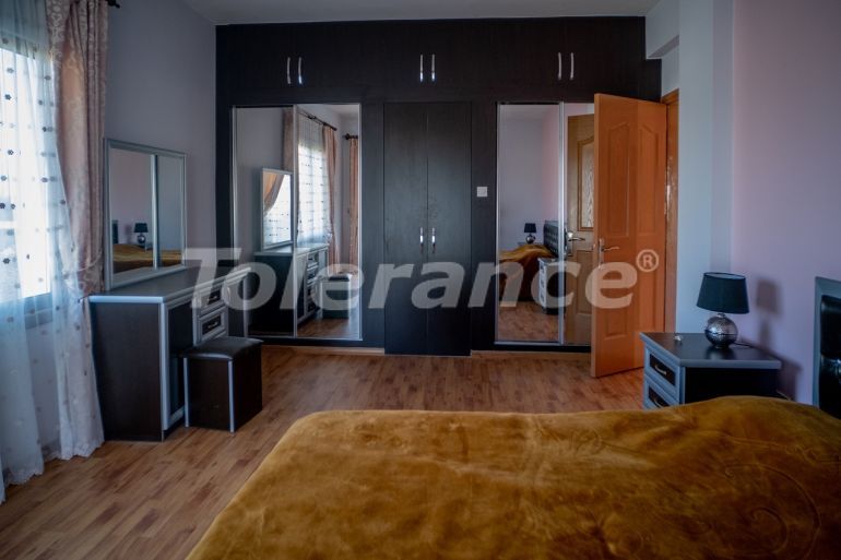 Вилла или дом в Кирения, Северный Кипр вид на море: купить недвижимость в Турции - 93072