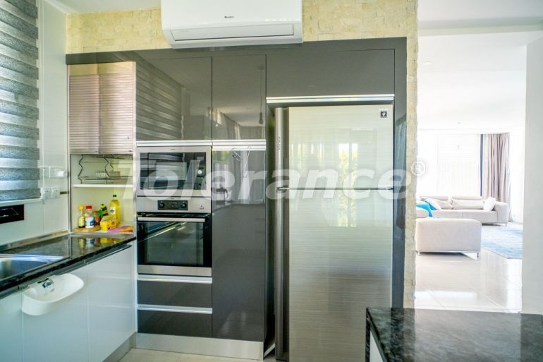 Вилла или дом в Кирения, Северный Кипр: купить недвижимость в Турции - 94375