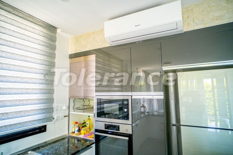 Вилла или дом в Кирения, Северный Кипр: купить недвижимость в Турции - 94376