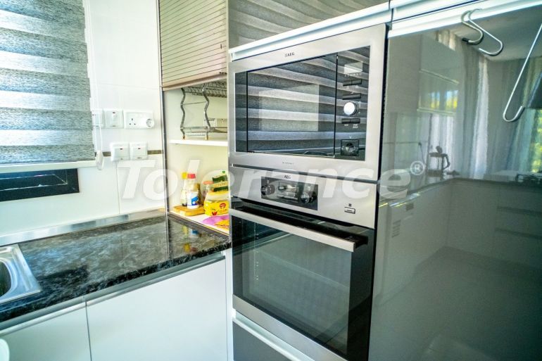 Вилла или дом в Кирения, Северный Кипр: купить недвижимость в Турции - 94377