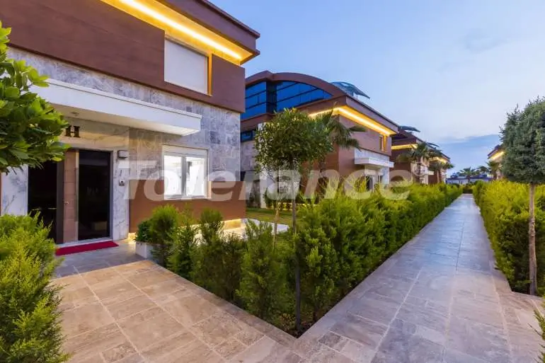 Вилла или дом от застройщика в Лара, Анталия с бассейном: купить недвижимость в Турции - 11211