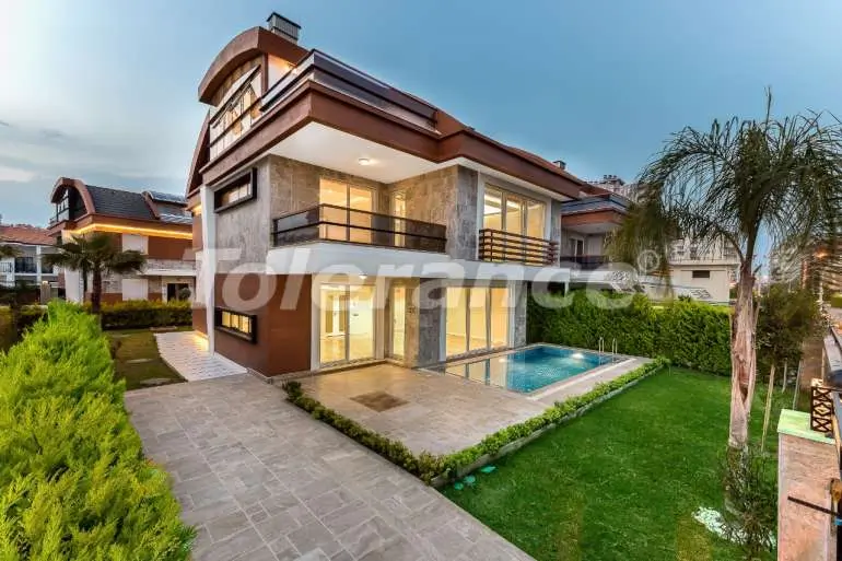 Вилла или дом от застройщика в Лара, Анталия с бассейном: купить недвижимость в Турции - 11213