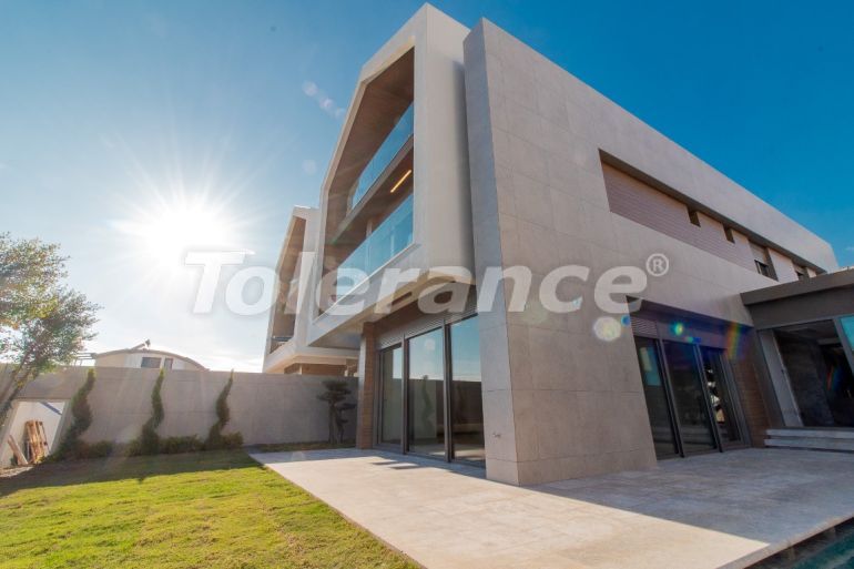 Вилла или дом от застройщика в Лара, Анталия с бассейном: купить недвижимость в Турции - 134945