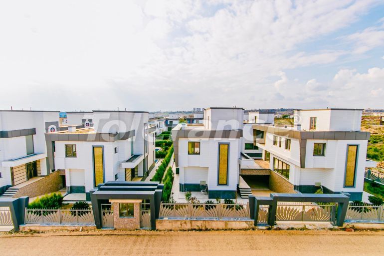 Вилла или дом от застройщика в Лара, Анталия вид на море с бассейном: купить недвижимость в Турции - 52069