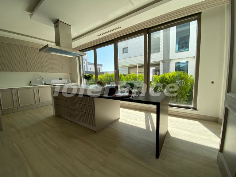 Вилла или дом от застройщика в Лара, Анталия вид на море с бассейном: купить недвижимость в Турции - 52078