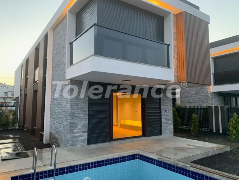 Вилла или дом в Лара, Анталия с бассейном: купить недвижимость в Турции - 64320