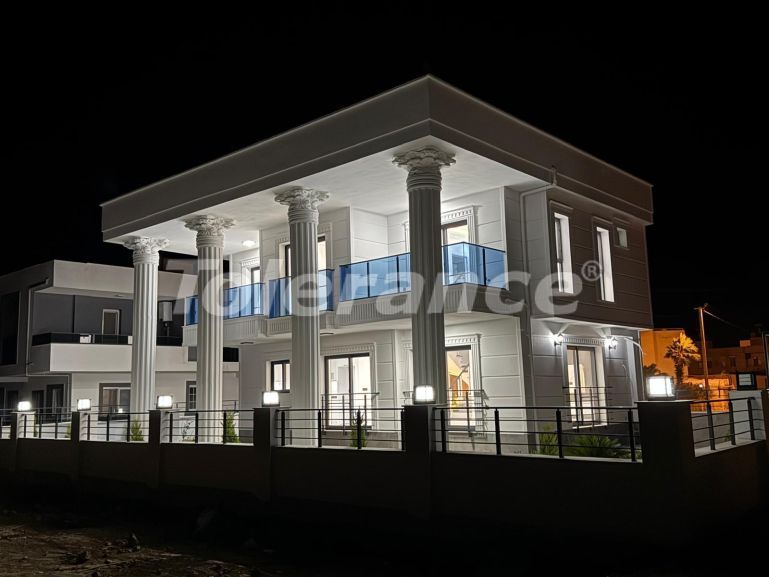 Вилла или дом от застройщика в Мерсине: купить недвижимость в Турции - 136244