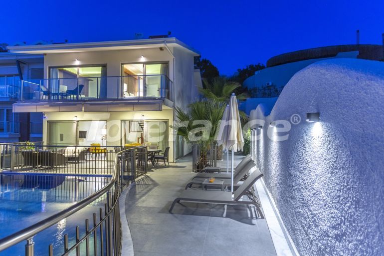 Вилла или дом в Олюдениз, Фетхие с бассейном: купить недвижимость в Турции - 70442