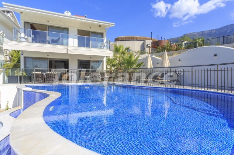 Вилла или дом в Олюдениз, Фетхие с бассейном: купить недвижимость в Турции - 70454