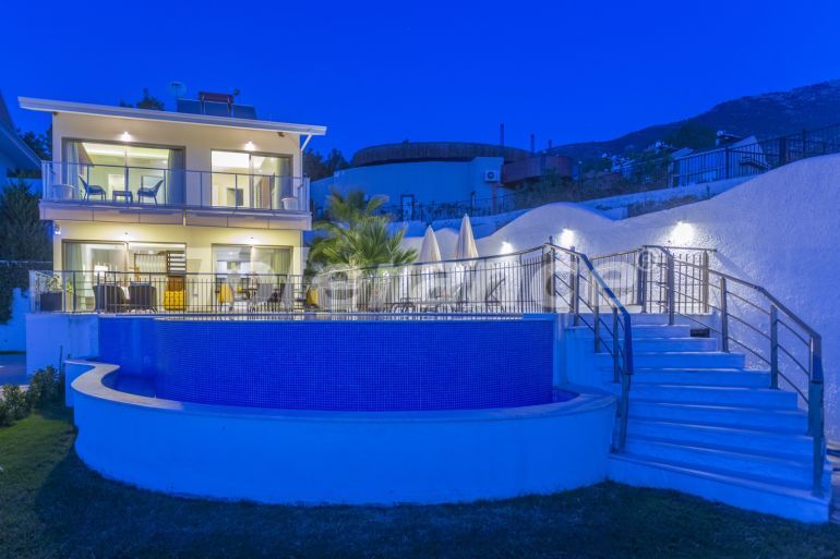 Вилла или дом в Олюдениз, Фетхие с бассейном: купить недвижимость в Турции - 70457