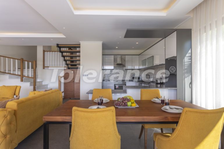 Вилла или дом в Олюдениз, Фетхие с бассейном: купить недвижимость в Турции - 70467