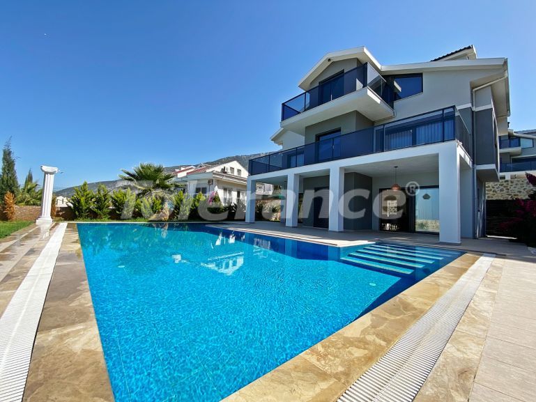 Вилла или дом в Оваджик, Фетхие вид на море с бассейном: купить недвижимость в Турции - 70015