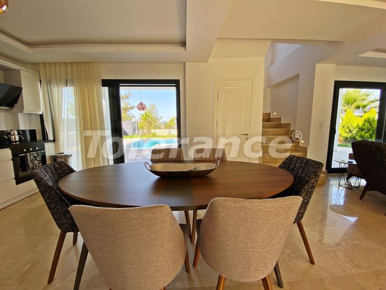 Вилла или дом в Оваджик, Фетхие вид на море с бассейном: купить недвижимость в Турции - 70026