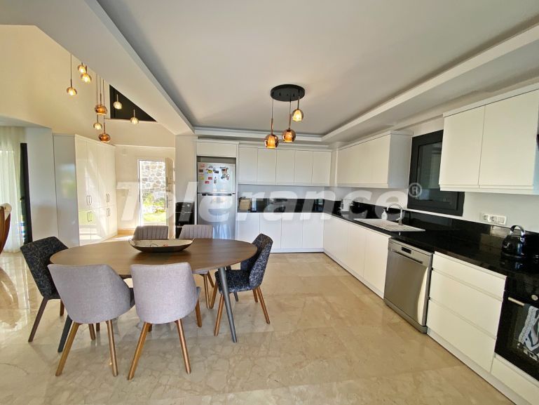 Вилла или дом в Оваджик, Фетхие вид на море с бассейном: купить недвижимость в Турции - 70028