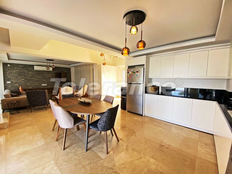 Вилла или дом в Оваджик, Фетхие вид на море с бассейном: купить недвижимость в Турции - 70039