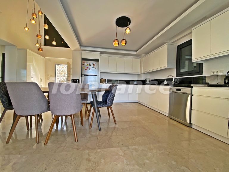 Вилла или дом в Оваджик, Фетхие вид на море с бассейном: купить недвижимость в Турции - 70044