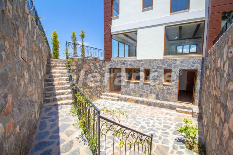 Вилла или дом в Оваджик, Фетхие с бассейном: купить недвижимость в Турции - 70079