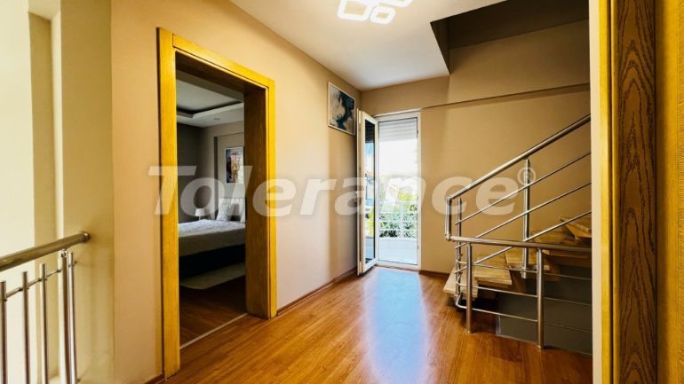 Вилла или дом в Текирова, Кемер с бассейном: купить недвижимость в Турции - 136408