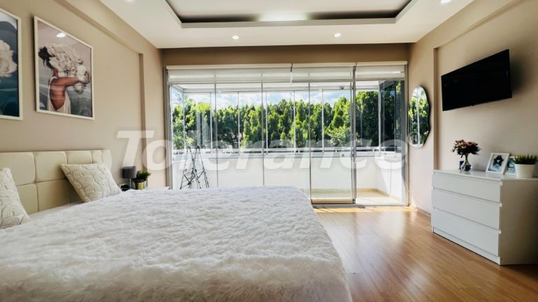 Вилла или дом в Текирова, Кемер с бассейном: купить недвижимость в Турции - 136409