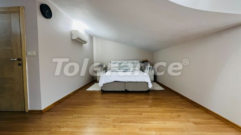 Вилла или дом в Текирова, Кемер с бассейном: купить недвижимость в Турции - 136411