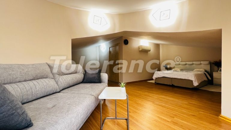 Вилла или дом в Текирова, Кемер с бассейном: купить недвижимость в Турции - 136413