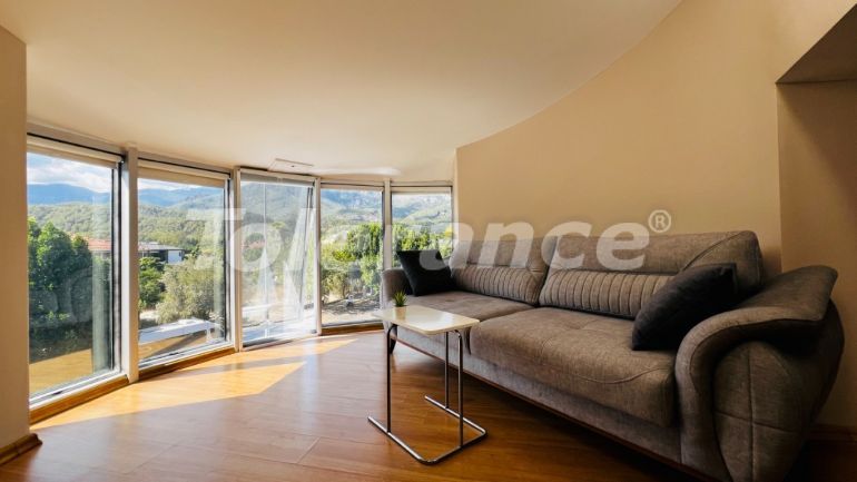 Вилла или дом в Текирова, Кемер с бассейном: купить недвижимость в Турции - 136415