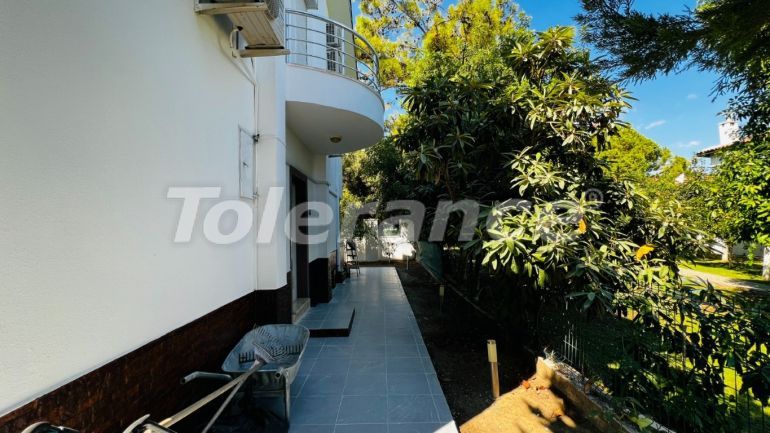 Вилла или дом в Текирова, Кемер с бассейном: купить недвижимость в Турции - 136419