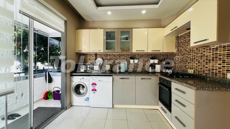 Вилла или дом в Текирова, Кемер с бассейном: купить недвижимость в Турции - 136422