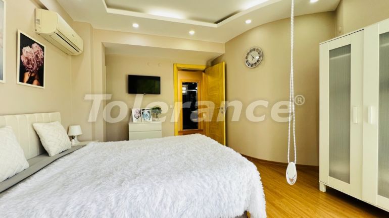 Вилла или дом в Текирова, Кемер с бассейном: купить недвижимость в Турции - 136434