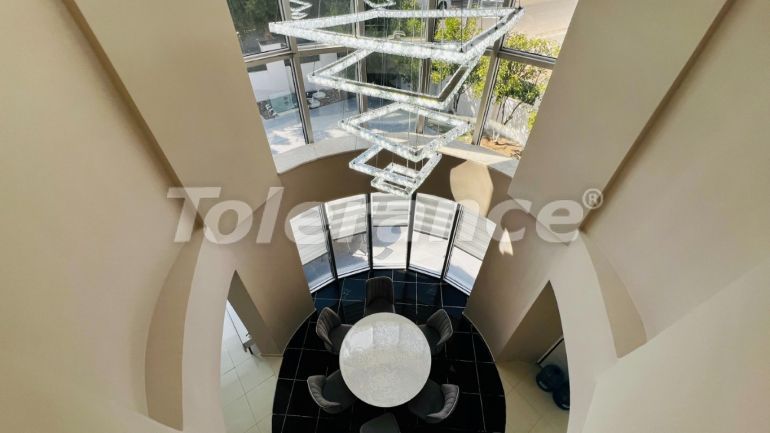 Вилла или дом в Текирова, Кемер с бассейном: купить недвижимость в Турции - 136439